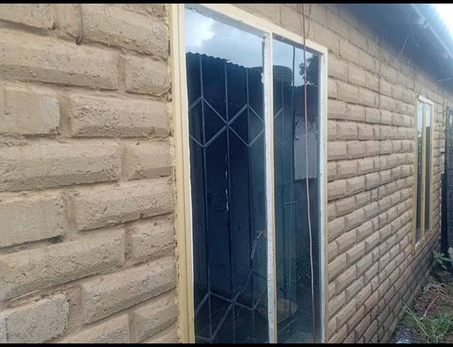 2 BEDROOM HOUSE FOR SALE IN SOSHANGUVE XX